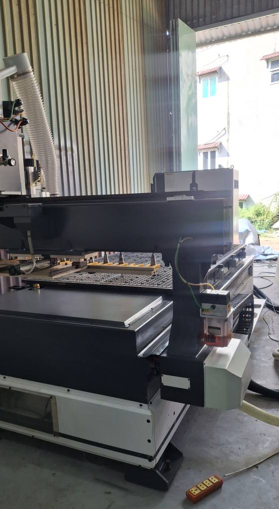 Thanh lý cnc 1 đầu thay dao tự động giá tốt