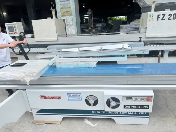 Nhà em sẵn nhiều dòng máy cưa bàn trượt UNISUNX, SMV8D, SIMHOWAY, SUNYEE