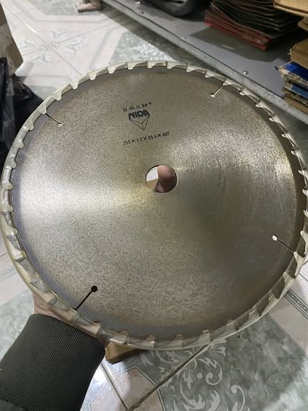 Thanh lí lô lưỡi cưa Nhật bãi