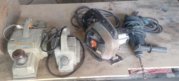 Thanh lý Cắt bàn mini toshiba, Bào Towa lớn, Khoan 3 chức năng Hitachi,v…