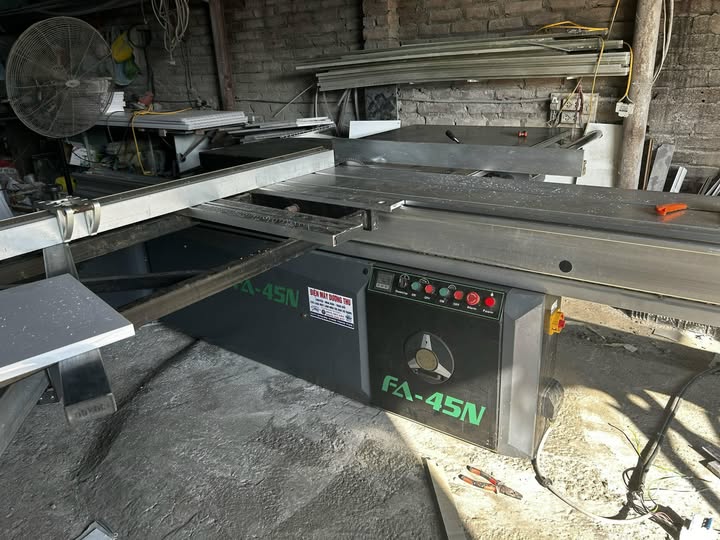 Thanh lý cưa trượt siêu lướt hàng hãng