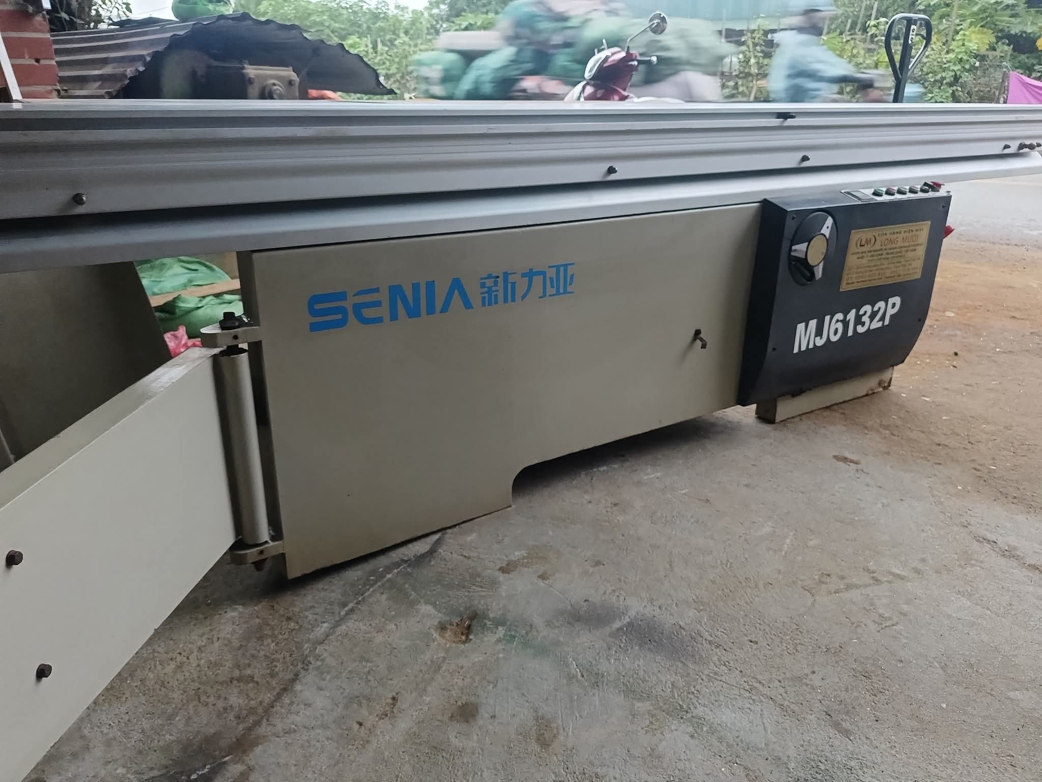 Thanh lý các loại máy làm mộc.