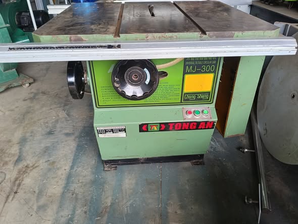 Thanh lý các loại máy làm mộc.