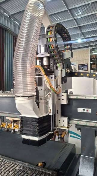 Thanh lý cnc 1 đầu thay dao tự động giá tốt