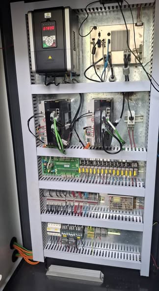 Thanh lý cnc 1 đầu thay dao tự động giá tốt