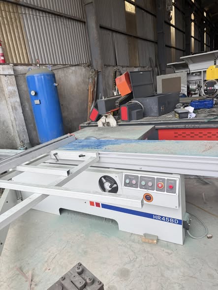 Thanh lí dàn máy gỗ công nghiệp cho ae nào mới vào nghề, vốn nhỏ.