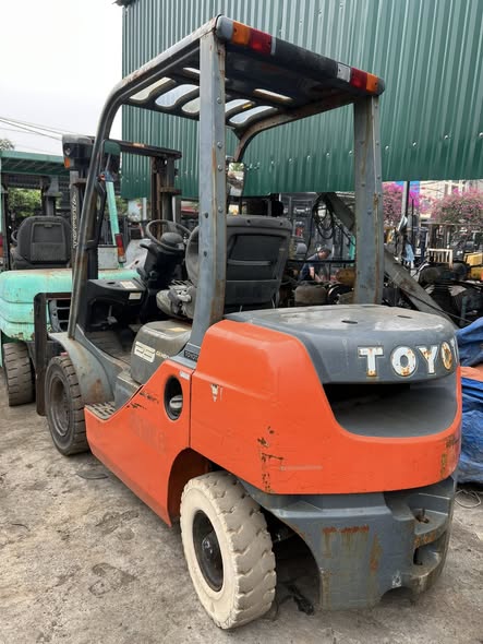 Cần ra đi em máy TOYOTA 8FD25 sx2008