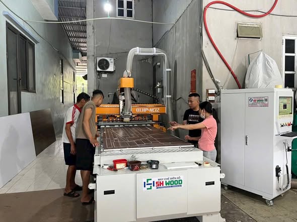 𝐌𝐚́𝐲 𝐂𝐍𝐂 𝐭𝐫𝐮𝐧𝐠 𝐭𝐚̂𝐦 𝟏 đ𝐚̂̀𝐮 𝐭𝐡𝐚𝐲 𝐝𝐚𝐨 𝐭𝐮̛̣ đ𝐨̣̂𝐧𝐠 𝟏𝟐 𝐝𝐚𝐨 HP-NC12