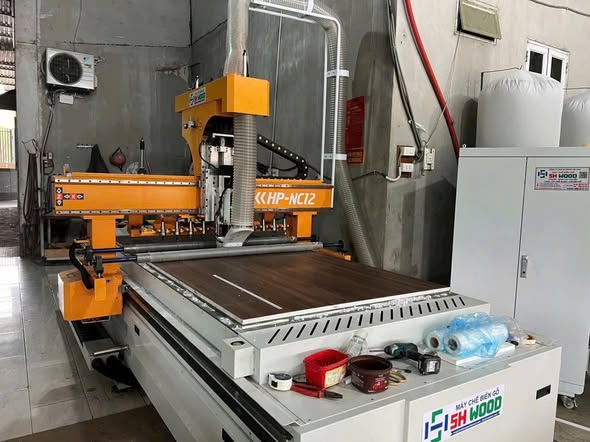 𝐌𝐚́𝐲 𝐂𝐍𝐂 𝐭𝐫𝐮𝐧𝐠 𝐭𝐚̂𝐦 𝟏 đ𝐚̂̀𝐮 𝐭𝐡𝐚𝐲 𝐝𝐚𝐨 𝐭𝐮̛̣ đ𝐨̣̂𝐧𝐠 𝟏𝟐 𝐝𝐚𝐨 HP-NC12