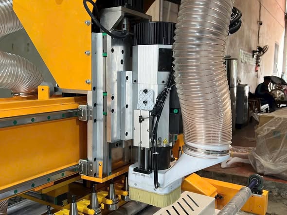 𝐌𝐚́𝐲 𝐂𝐍𝐂 𝐭𝐫𝐮𝐧𝐠 𝐭𝐚̂𝐦 𝟏 đ𝐚̂̀𝐮 𝐭𝐡𝐚𝐲 𝐝𝐚𝐨 𝐭𝐮̛̣ đ𝐨̣̂𝐧𝐠 𝟏𝟐 𝐝𝐚𝐨 HP-NC12