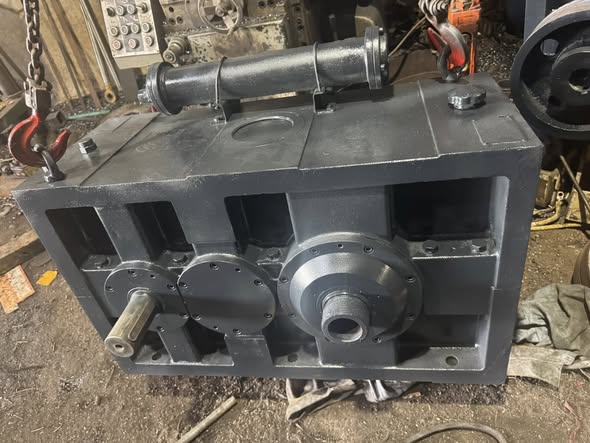 Thanh lý hộp số 250:280 S