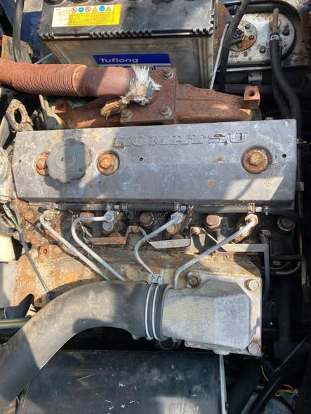 Bán xe KOMATSU 2,5 tấn đời trừ 11 zin bãi Nhật