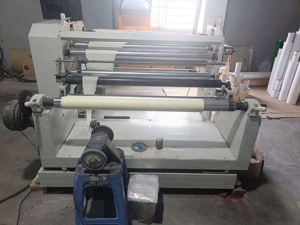 Thanh lý máy chia băng keo giấy, băng keo hai mặt .