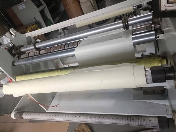 Thanh lý máy chia băng keo giấy, băng keo hai mặt .