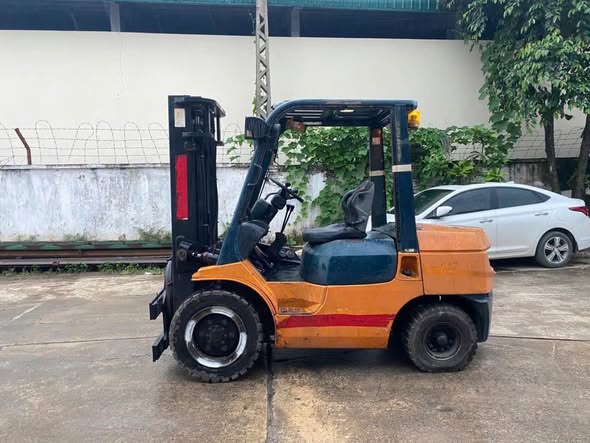 Bán xe TOYOTA 3 tấn đời 7FD30 mâm xoay đổ zin bãi Nhật