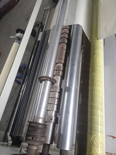 Thanh lý máy chia băng keo giấy, băng keo hai mặt .