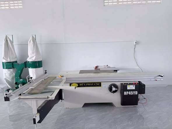 𝐌𝐚́𝐲 𝐜𝐮̛𝐚 𝐛𝐚̀𝐧 𝐭𝐫𝐮̛𝐨̛̣𝐭 𝟐 𝐥𝐮̛𝐨̛̃𝐢 𝐧𝐠𝐡𝐢𝐞̂𝐧𝐠 𝟒𝟓 đ𝐨̣̂