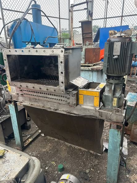 Thanh lý máy nghiền 5 tấc hai trục.