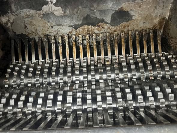 Thanh lý máy nghiền 5 tấc hai trục.