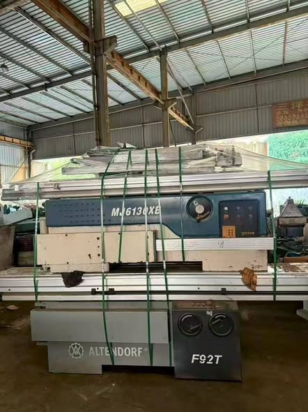 CƯA BÀN TRƯỢT HÀNG CHÂU ÂU