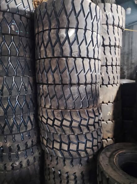 chuyên cung cấp lốp nâng bãi Nhật: lốp kép, lốp đặc, lốp hơi, bãi, mới đầy đủ