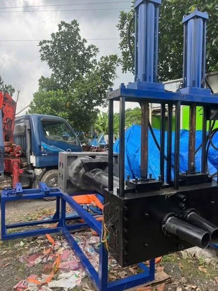 Cần T lý dàn tạo 380 ly 3 cấp motto 160 kw hộp số 420s