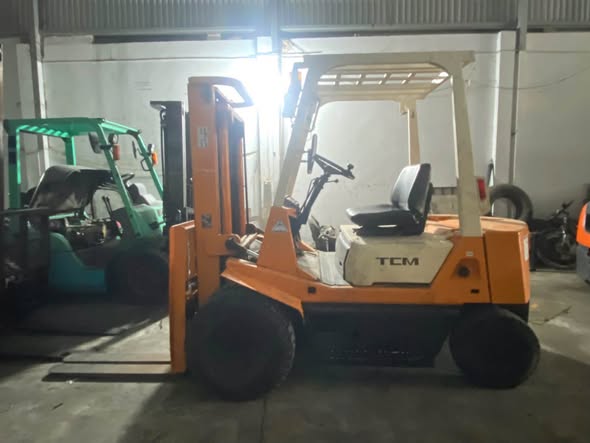 Bán xe : TCM 2 tấn số tự động , lốp kép zin 100%