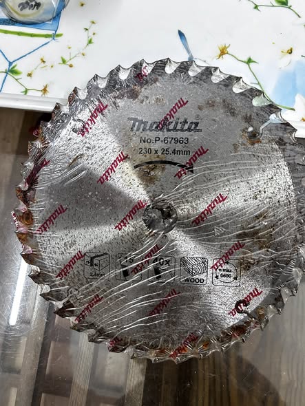 Thanh lý anh em lưỡi cưa gỗ makita Nhật Bãi chưa qua sử dụng