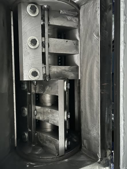 THANH LÝ MÁY BẰM NHỰA