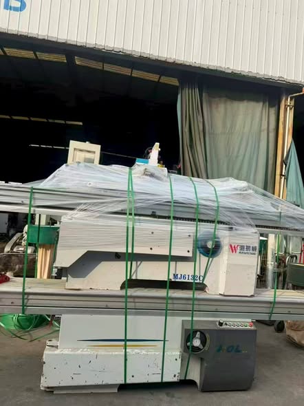 CƯA BÀN TRƯỢT HÀNG CHÂU ÂU