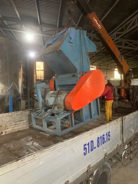 Máy bằm 1m motor 75 ngựa mới về