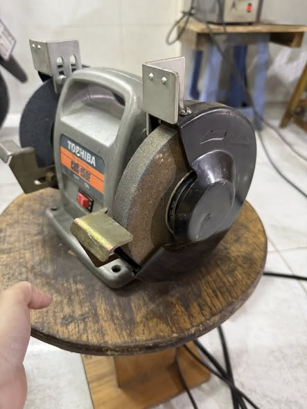 Mài 2 đá Toshiba CBG-150E