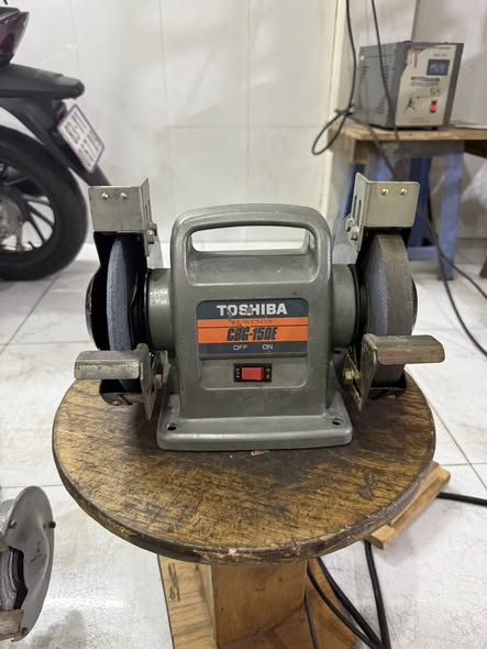 Mài 2 đá Toshiba CBG-150E
