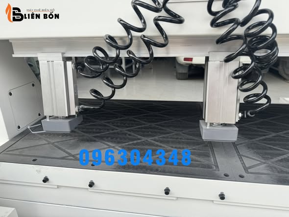 MÁY KHOAN CAM NGANG 4 ĐẦU – VŨ KHÍ TỐI ƯU CHO XƯỞNG NỘI THẤT!