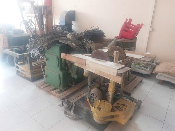 Nhà cần bán nhiều sản phẩm tri tiết tại mô tả