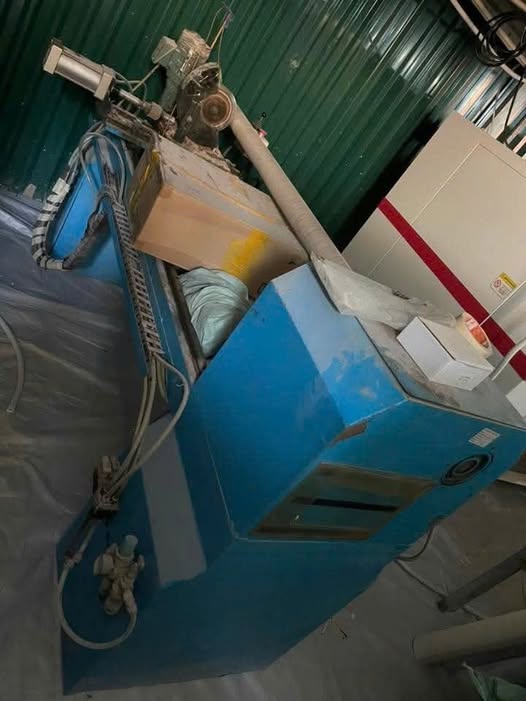 Thanh lý máy cắt băng keo bán tự động.