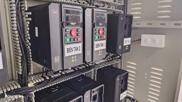 Lắp đặt tủ biến tần Delixi H500 và Delixi H300