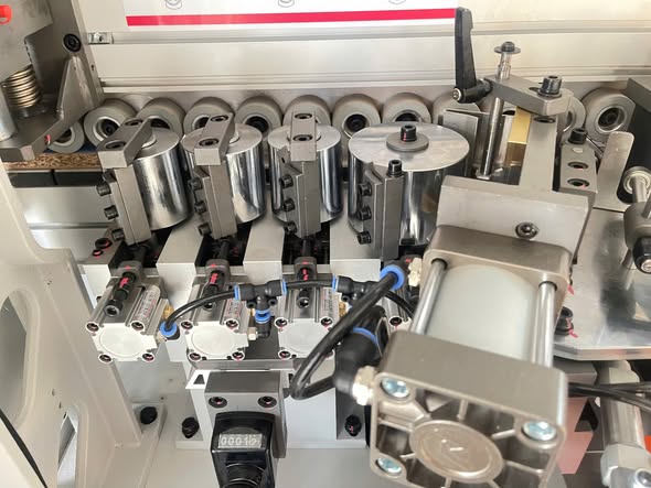 Máy dán 8 chức năng HOLD – thương hiệu cao cấp TOP đầu bên Trung đã có mặt tại SH WOOD.