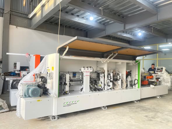 Máy dán 8 chức năng HOLD – thương hiệu cao cấp TOP đầu bên Trung đã có mặt tại SH WOOD.