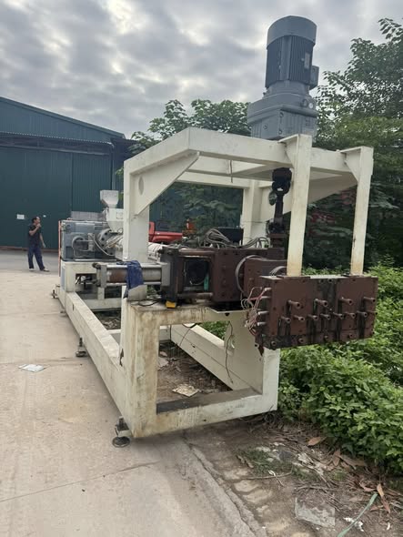 Máy đùn dây đai pp đầu khuôn ra 4 sợi Mới 98%