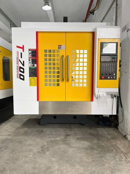 Máy phay cnc T-700 mới 100%