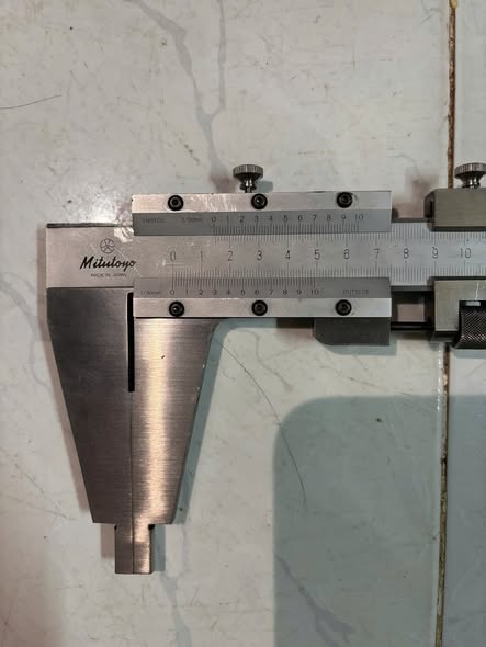 E có thước Mitutoyo kích thước 600 đẹp như mới