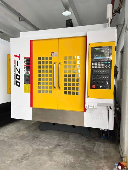 Máy phay cnc T-700 mới 100%