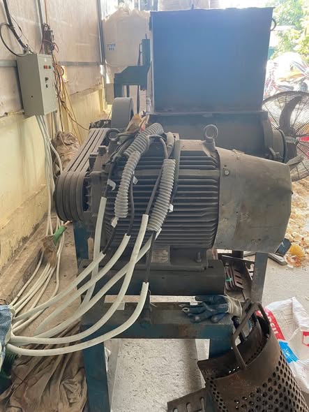 cần bán nhanh máy băm 6 tấc mô tơ 55kw tủ điện đầy đủ