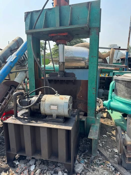 Thanh lý máy chấn thủy lực. 1,2 m