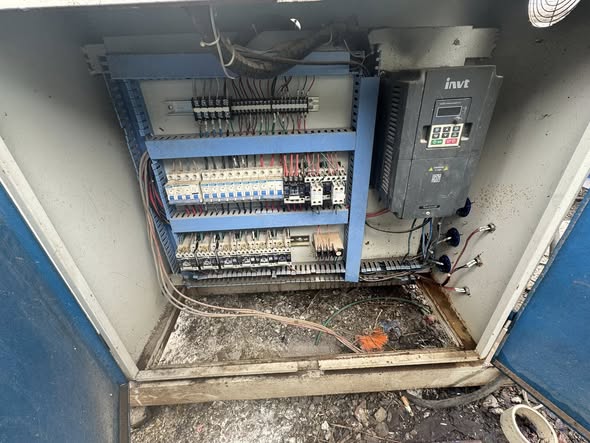 Máy đùn phủ hoặc chích màu pvc trục 45 ly