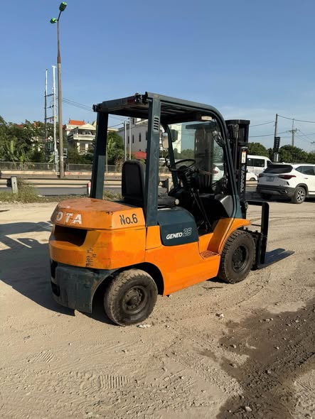 TOYOTA 2.5 tấn số sàn