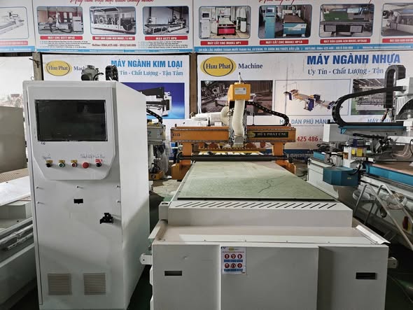 Thanh lý máy gctt 1 đầu thay 12 dao của kihon .