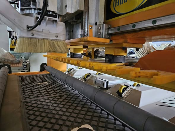 Thanh lý máy gctt 1 đầu thay 12 dao của kihon .