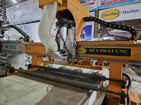 Thanh lý máy gctt 1 đầu thay 12 dao của kihon .